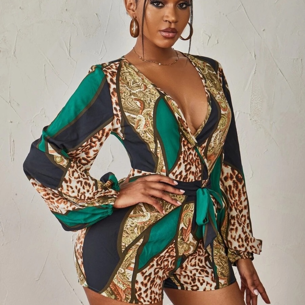 SHEIN SXY Leopard & Paisley Print Colorblock Lantern Sleeve Belted Romper - Picture 3 of 14